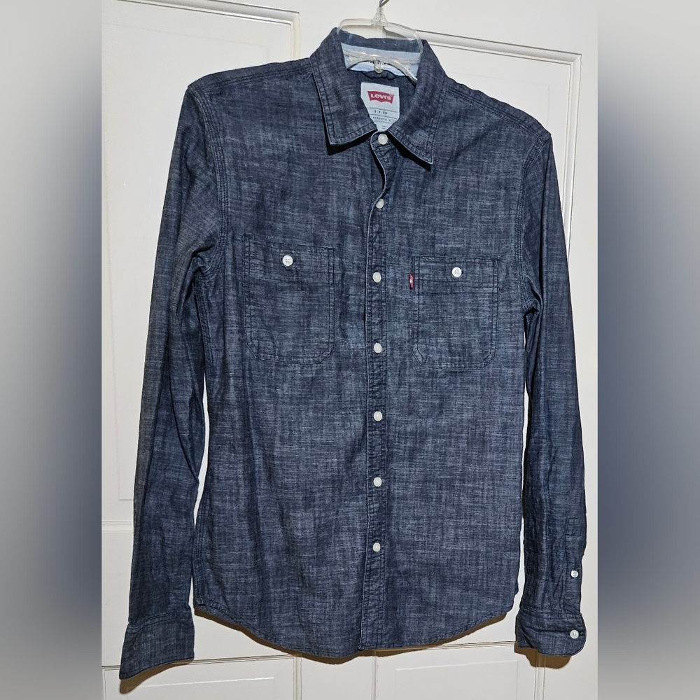 Men's or women's red tab button down chambray Jean shirt size small